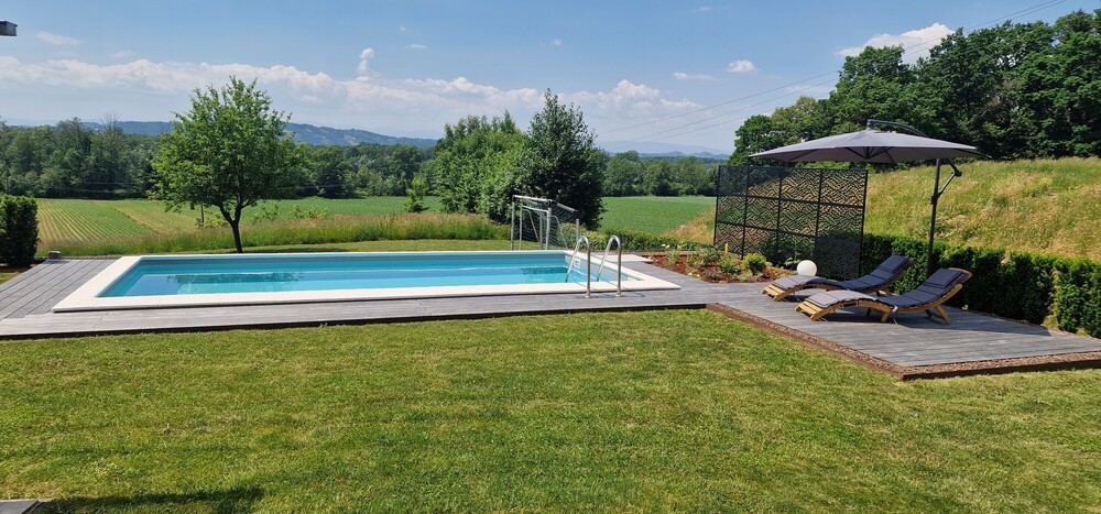 Accoya Grey pool surround