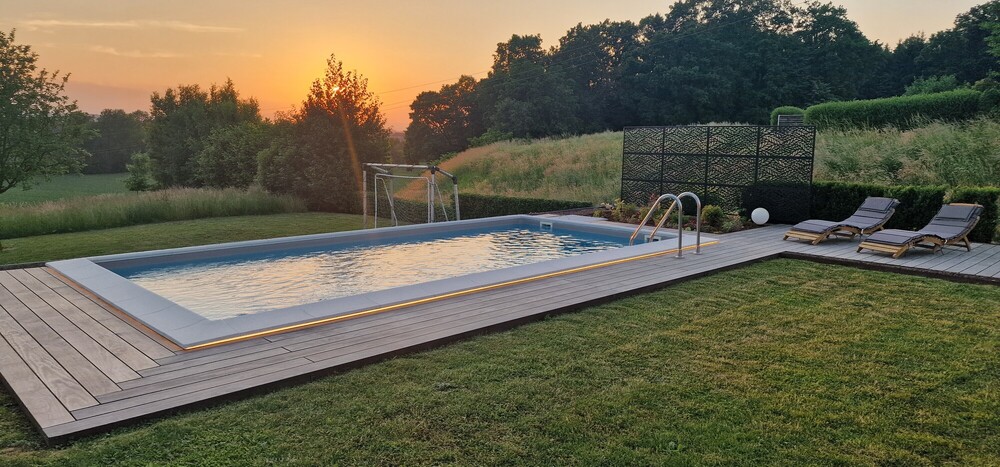 Accoya Grey pool surround